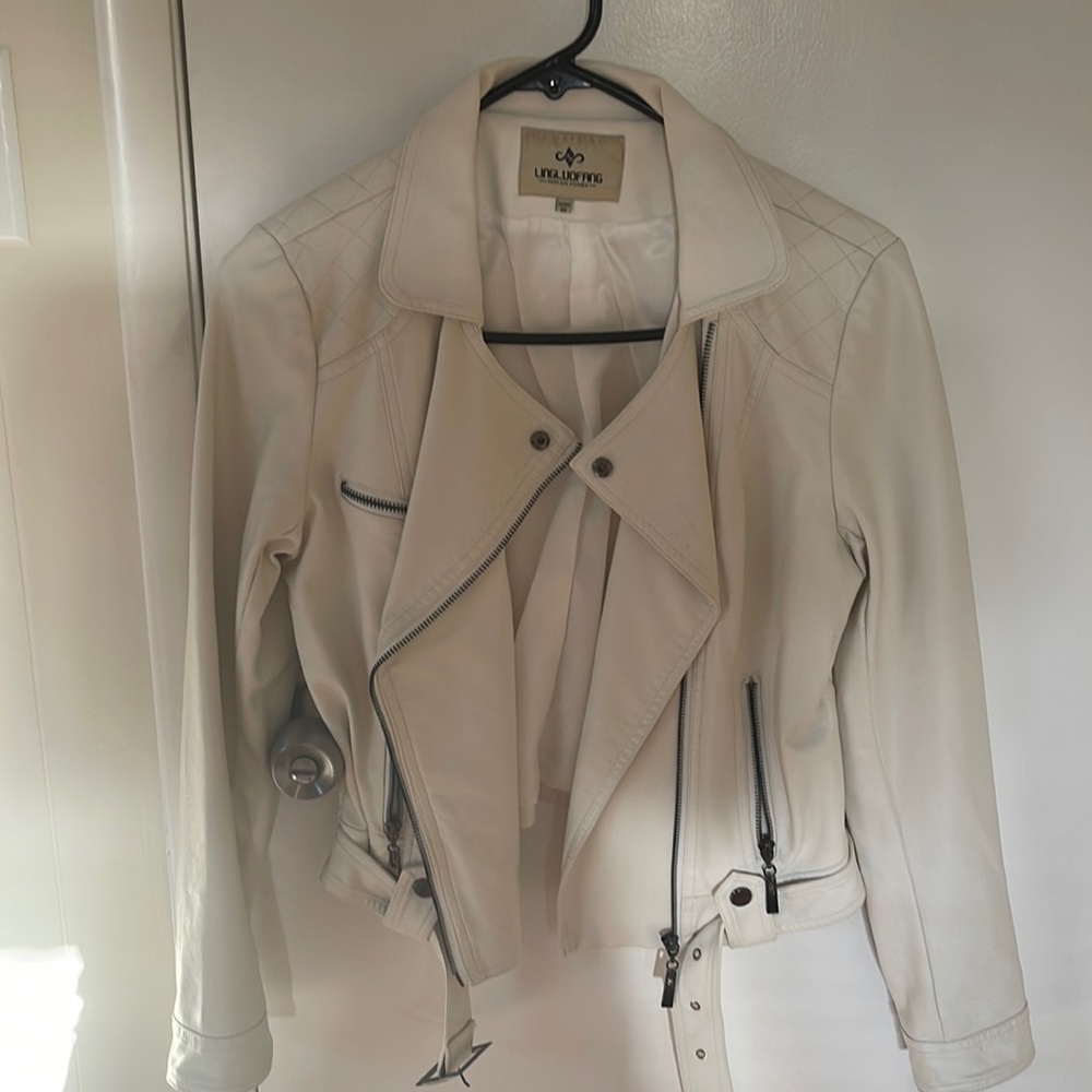 Off white color